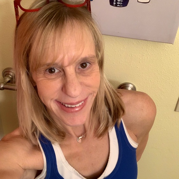 Meet your Posher, Jennifer - Picture 9 of 11